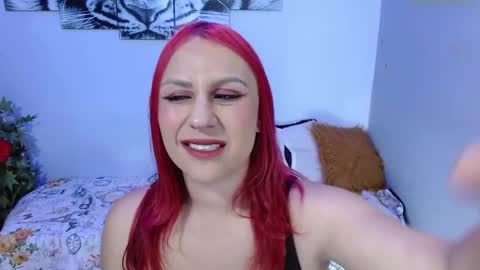 Snapshot of analia_01 chatting on 02.15.25 Analia online show from 02.15.25