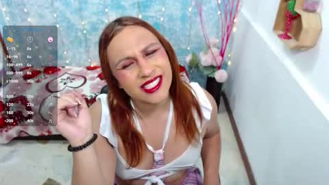 Snapshot of analia_01 chatting on 10.02.25 Analia online show from 10.02.25