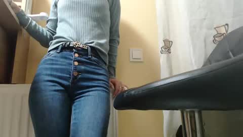 Snapshot of analove200 chatting on 12.04.24 analove200 online show from 12.04.24