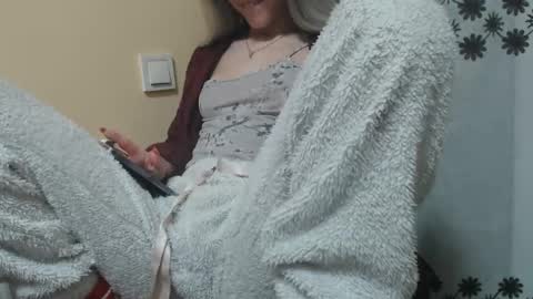 Snapshot of analove200 chatting on 02.01.25 analove200 online show from 02.01.25