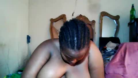 Snapshot of analslut1987 chatting on 02.20.25 analslut1987 online show from 02.20.25