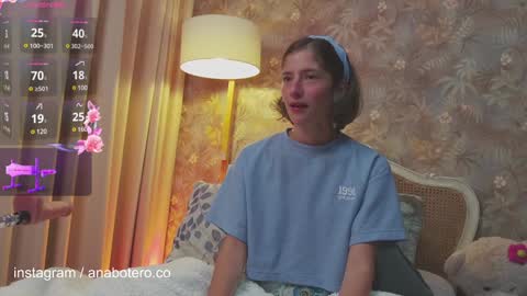 Snapshot of anam8 chatting on 01.12.25 Ana Mara Botero online show from 01.12.25