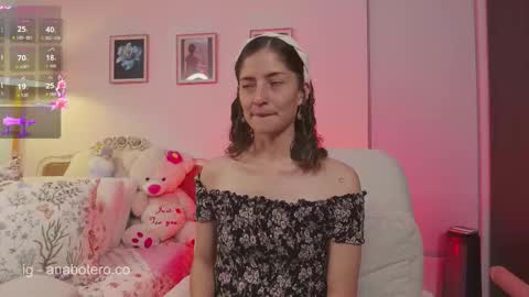 Snapshot of anam8 chatting on 10.12.25 Ana Mara Botero online show from 10.12.25