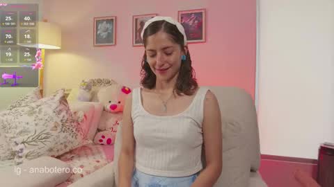 Snapshot of anam8 chatting on 10.23.25 Ana Mara Botero online show from 10.23.25