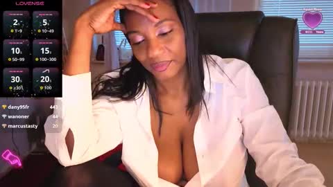 Snapshot of anamaar chatting on 10.07.25 Ana online show from 10.07.25