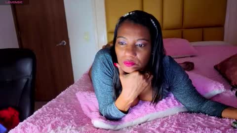 Snapshot of anamaar chatting on 10.27.25 Ana online show from 10.27.25