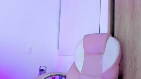 Snapshot of anastaciablake chatting on 12.16.24 Anastacia online show from 12.16.24