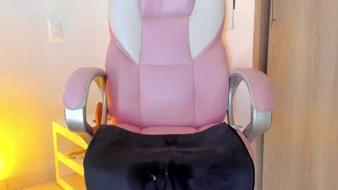 Snapshot of anastaciablake chatting on 01.17.25 Anastacia online show from 01.17.25