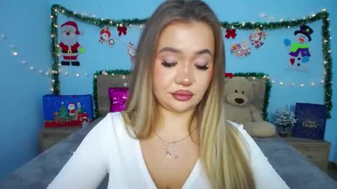 anastacyyellig online show from 12.15.24