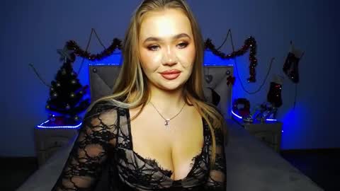 anastacyyellig online show from 12.19.24