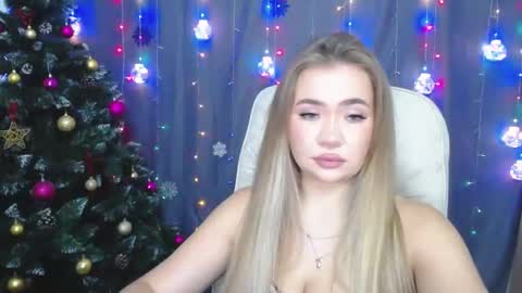 anastacyyellig online show from 12.24.24