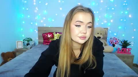 anastacyyellig online show from 01.15.25