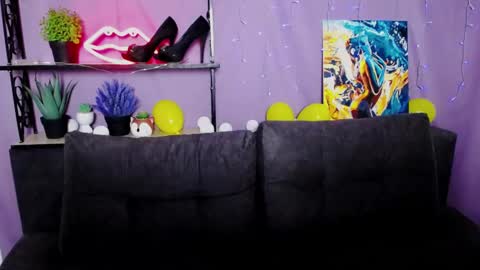 anastacyyellig online show from 01.20.25