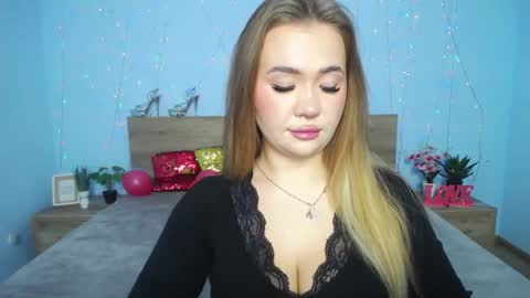 anastacyyellig online show from 01.23.25