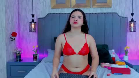Snapshot of anastasia_steelegb chatting on 02.21.25 Mia online show from 02.21.25