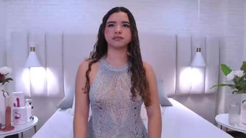 Snapshot of anastasia_steelegb chatting on 09.11.25 Mia online show from 09.11.25