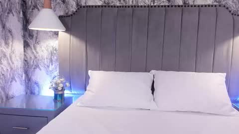 Snapshot of anastasia_steelegb chatting on 09.18.25 Mia online show from 09.18.25