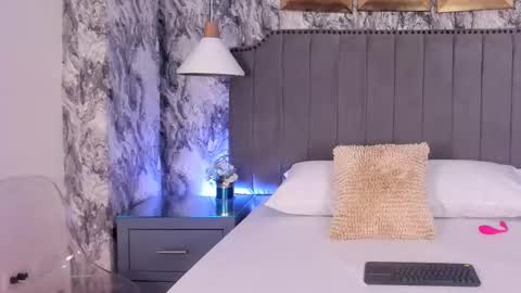 Snapshot of anastasia_steelegb chatting on 09.26.25 Mia online show from 09.26.25