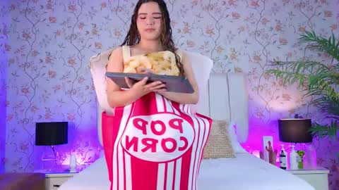 Snapshot of anastasia_steelegb chatting on 10.16.25 Mia online show from 10.16.25