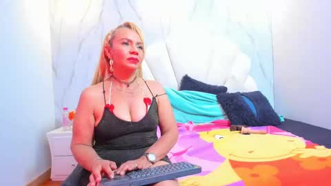 Snapshot of anastasiataylor_ chatting on 03.02.25 Ana 3 online show from 03.02.25
