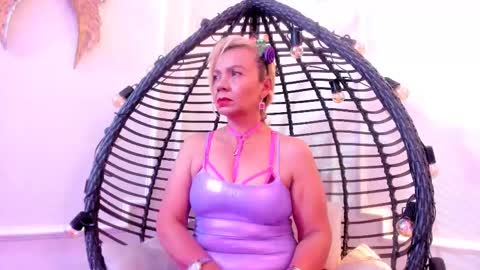 Snapshot of anastasiataylor_ chatting on 03.09.25 Ana 3 online show from 03.09.25