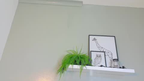 Kendra  online show from 11.04.25