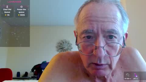 Snapshot of anax69 chatting on 02.10.25 mario online show from 02.10.25
