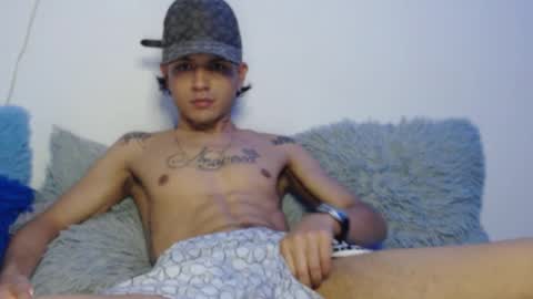 Snapshot of andersonz98 chatting on 10.02.25 andersonZ98 online show from 10.02.25