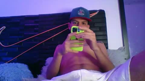 Snapshot of andersonz98 chatting on 10.16.25 andersonZ98 online show from 10.16.25