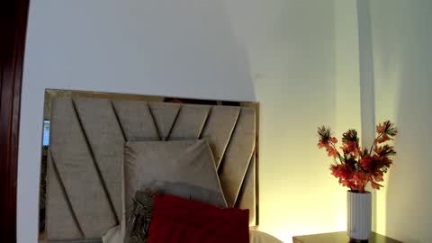 Andra Cyrus online show from 12.22.24