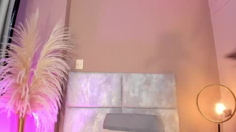 Snapshot of andracyruss chatting on 05.27.26 Andra Cyrus online show from 05.27.26