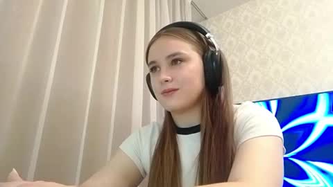 Snapshot of andrasol chatting on 10.23.25 Sofy online show from 10.23.25