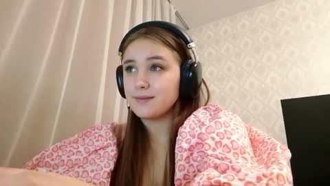 Snapshot of andrasol chatting on 10.26.25 Sofy online show from 10.26.25