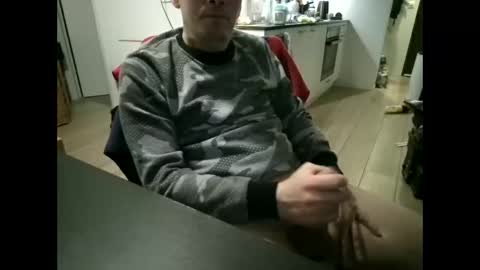 Snapshot of andre7760 chatting on 10.10.25 my skyp ericson1976 online show from 10.10.25