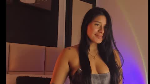 Snapshot of andrea_gomes_ chatting on 01.22.25 andrea online show from 01.22.25