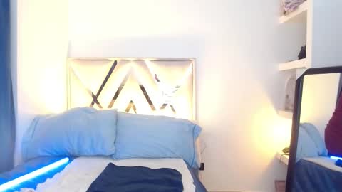 Snapshot of andrea_sexx_ chatting on 10.10.25 Andrea online show from 10.10.25