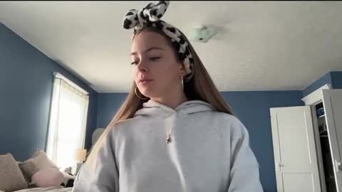 Andrea Elizabeth online show from 10.17.25