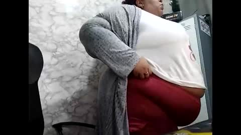 Snapshot of andrealopez1607 chatting on 11.28.25 andrea lopez online show from 11.28.25