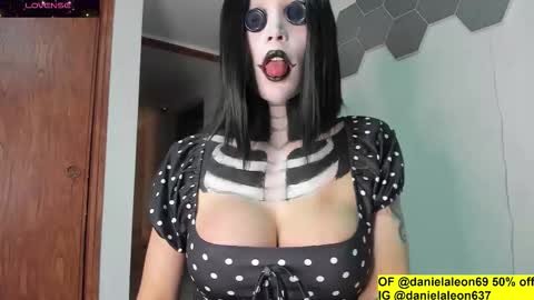 onlyfans danielaleon69   IG danielaleon637 online show from 10.31.25