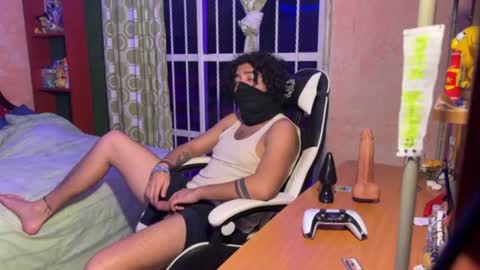 Snapshot of andrelabuda9 chatting on 10.09.25 Andre Labuda online show from 10.09.25