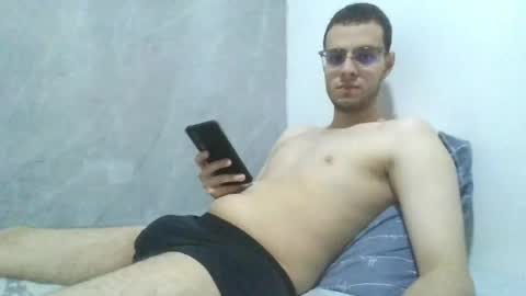 Snapshot of andres129494 chatting on 04.13.26 andres129494 online show from 04.13.26