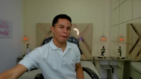 Snapshot of andres1_8 chatting on 04.26.26 IM ANDRES online show from 04.26.26