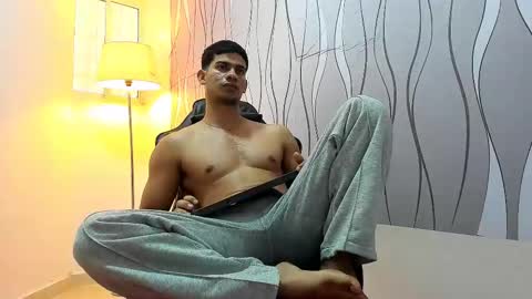 Snapshot of andres_stud chatting on 02.18.25 andres_stud online show from 02.18.25