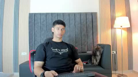 Snapshot of andres_stud chatting on 09.15.25 andres_stud online show from 09.15.25