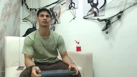 andres_stud online show from 10.19.25