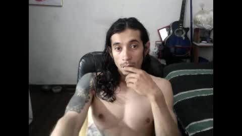 Snapshot of andresdelews chatting on 04.29.26 Delews online show from 04.29.26