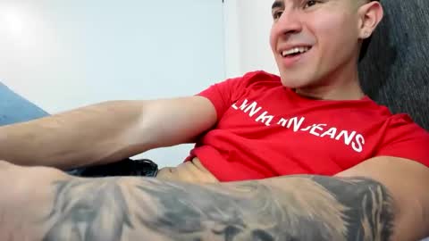 Snapshot of andresjuan92 chatting on 09.20.25 onlyfanscallmegotter online show from 09.20.25