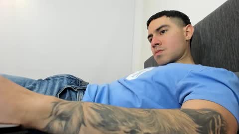 Snapshot of andresjuan92 chatting on 10.23.25 onlyfanscallmegotter online show from 10.23.25