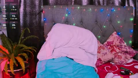 Snapshot of andresznaygarcia chatting on 04.05.26 Andrew online show from 04.05.26