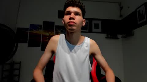 Snapshot of andrew_2811 chatting on 09.23.25 andrew_2811 online show from 09.23.25